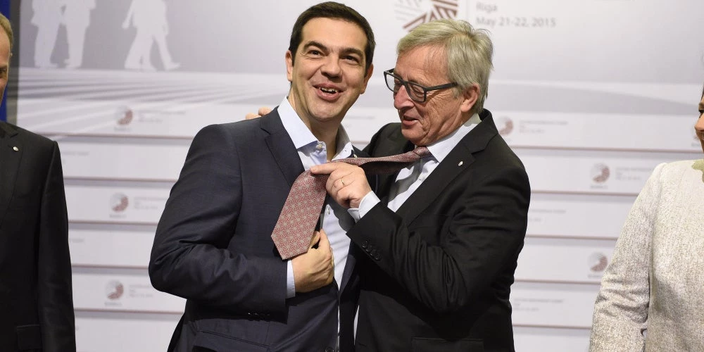 Αστειεύεται στις πλάτες του ελληνικού λαού ο Α.Τσίπρας – «Πρέπει να βρω κατάλληλο πουκάμισο» είπε για τη γραβάτα